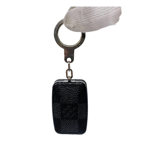 Louis Vuitton Damier Light Keychain - Picture 5 of 10